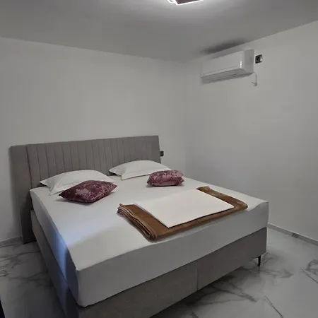 Mateo * Novi Vinodolski